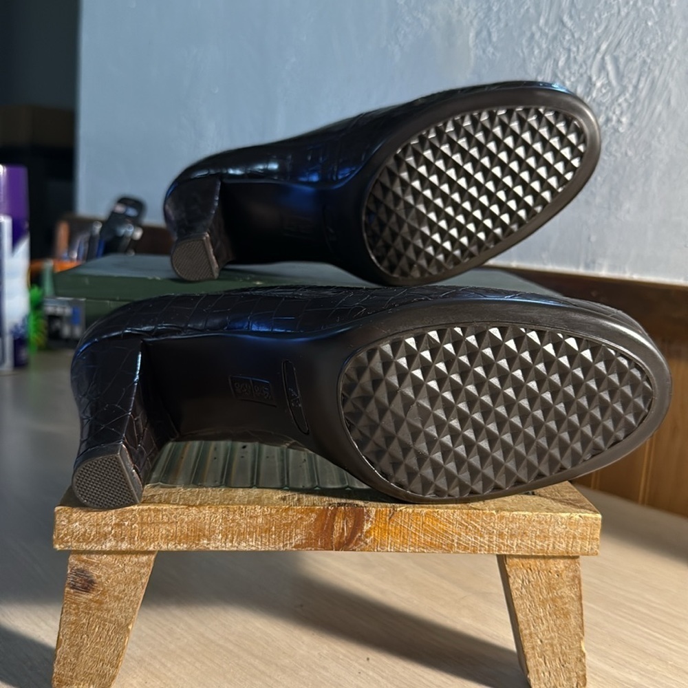 Aerosols A2 Brown Crocodile Print Heels - Picture 6 of 6